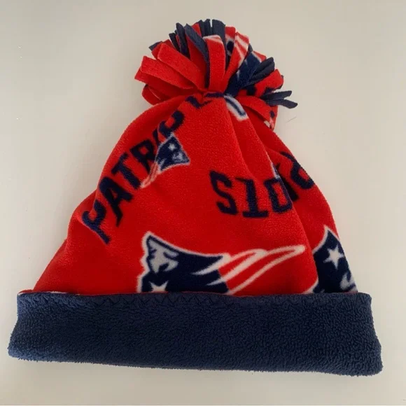 New England Patriots Winter Fleece Beanie Logo Hat Red and Blue - Picture 3 of 4